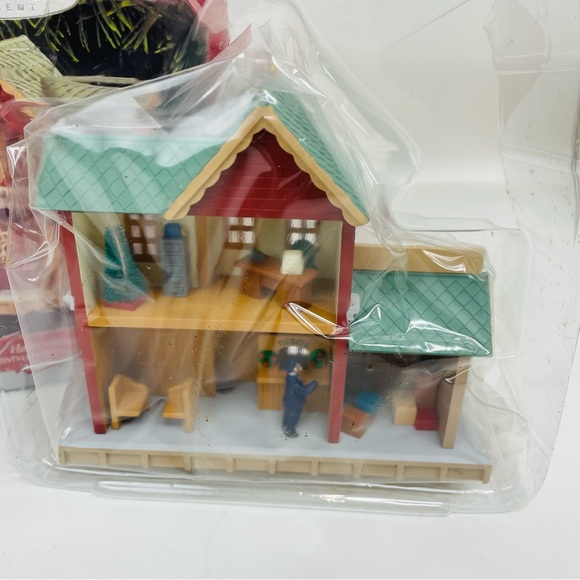 1998 Hallmark Keepsake Christmas Ornament Halls Station Anniversary Ed. NIB - Picture 2 of 4